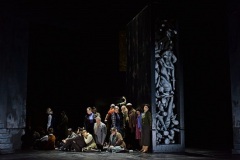 Nabucco_Chor-Staatstheater-Mainz-c-Andreas-Etter-768x513